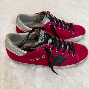 Golden Goose Super-Star Sneakers - Fuchsia
Velvet & Black Star
Size: 38 US 8